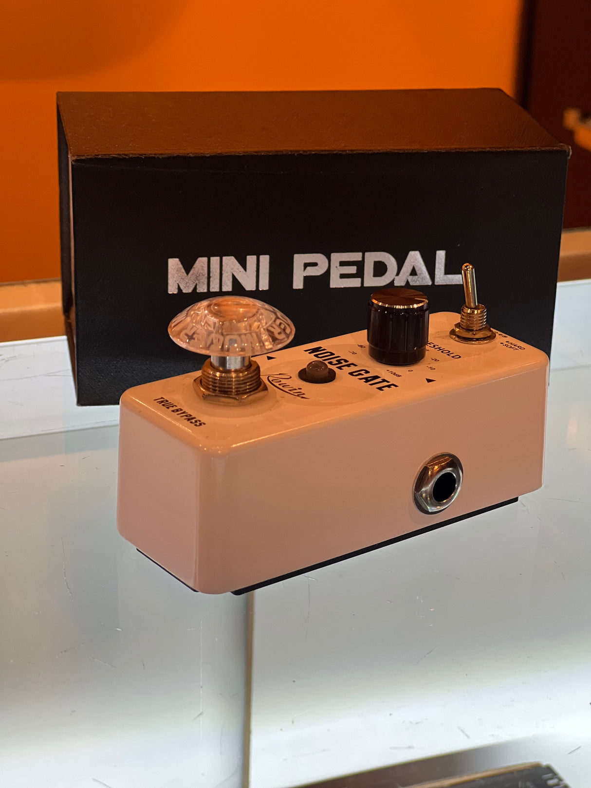 Used Mint Condition Rowin Noise Gate with Mooer Pedal Topper