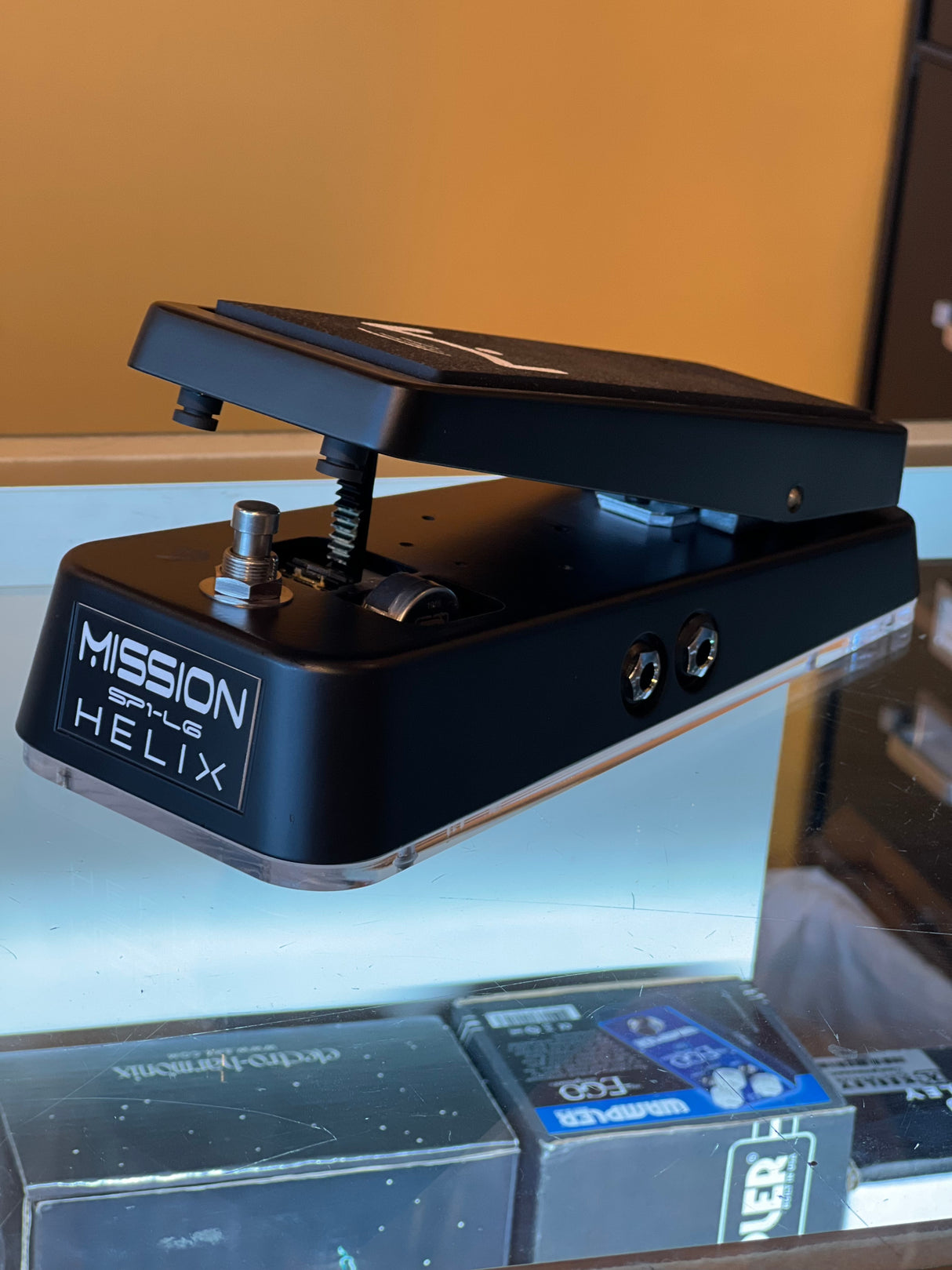 Used Mission Engineering SP1-L6H-BK Helix Expression Pedal
