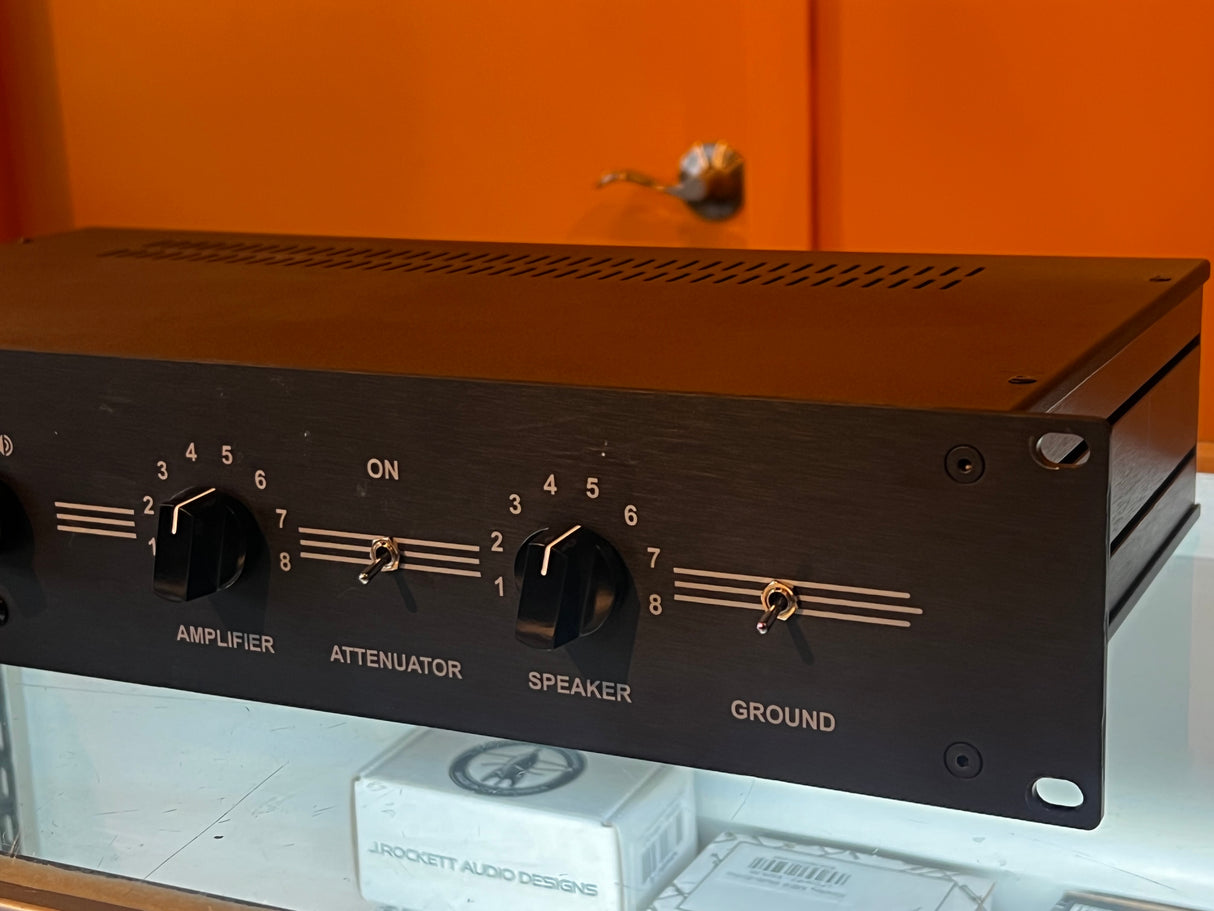 Used de Lisle 8x8 Deluxe Amp/Speaker Selector