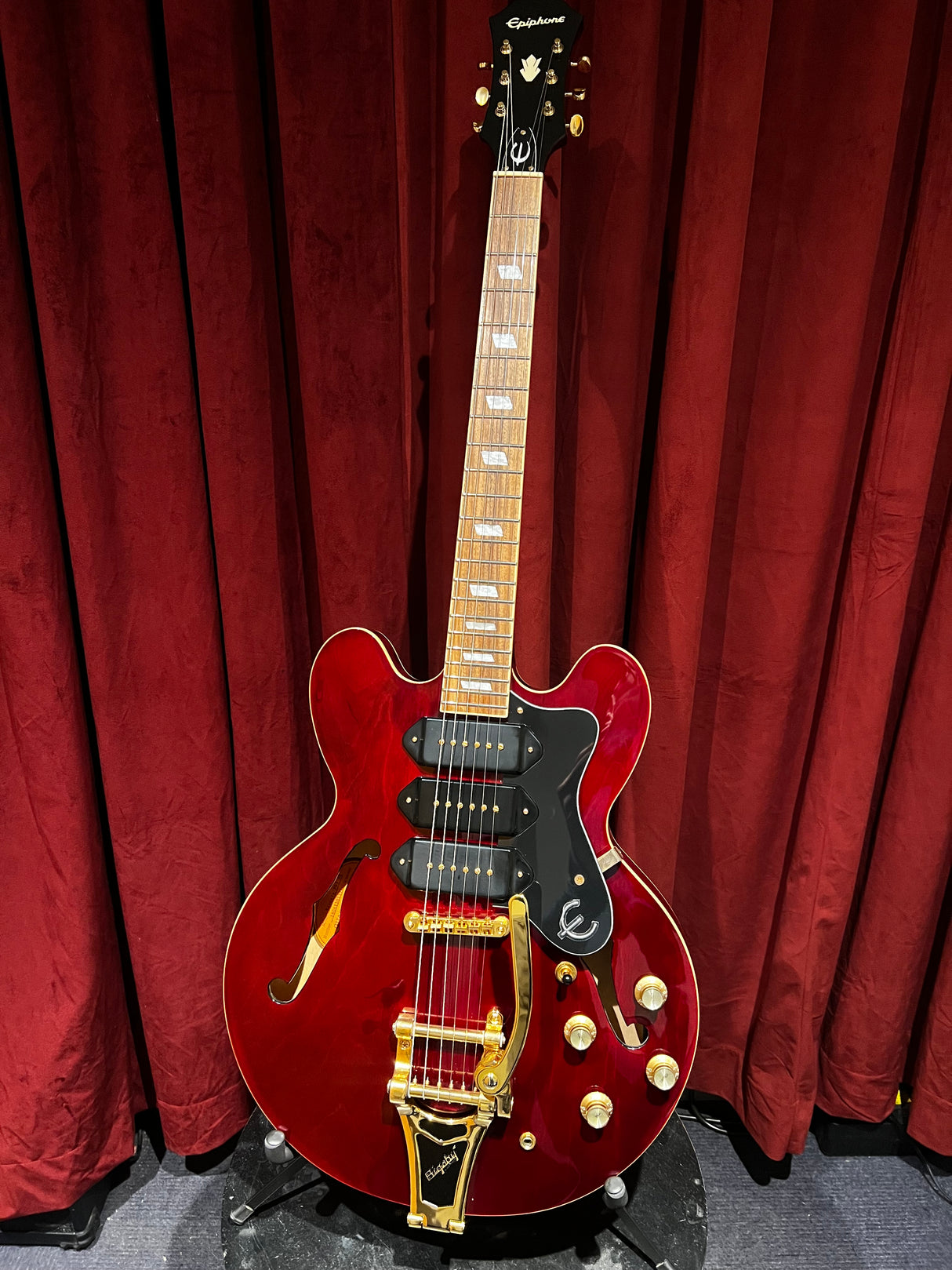 Used 2018 Epiphone Riviera Custom P-93 Electric Guitar Wine