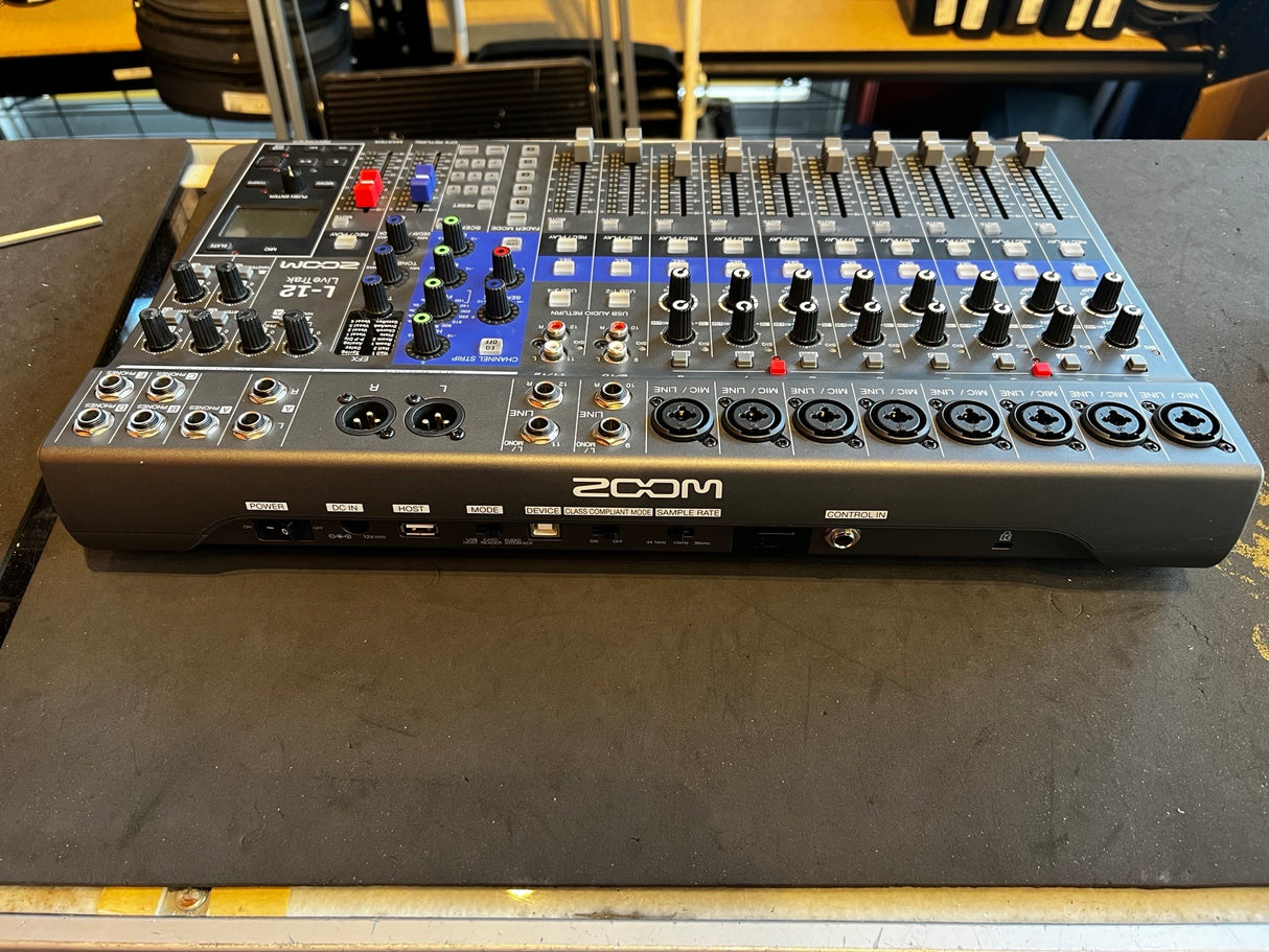 Mint Condition Zoom LiveTrak L-12 Digital Mixer w/original box