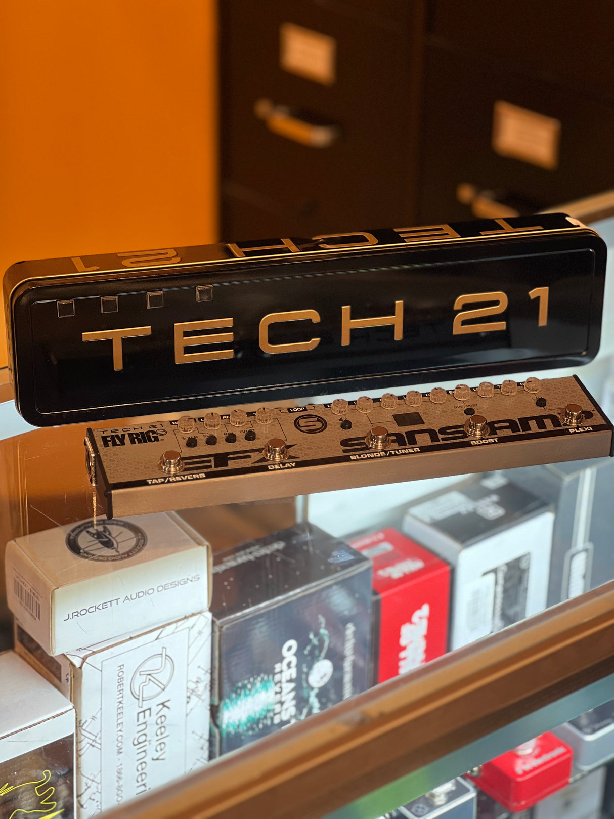 Used Tech 21 FlyRig 5 V2 Multi-Effects Pedal