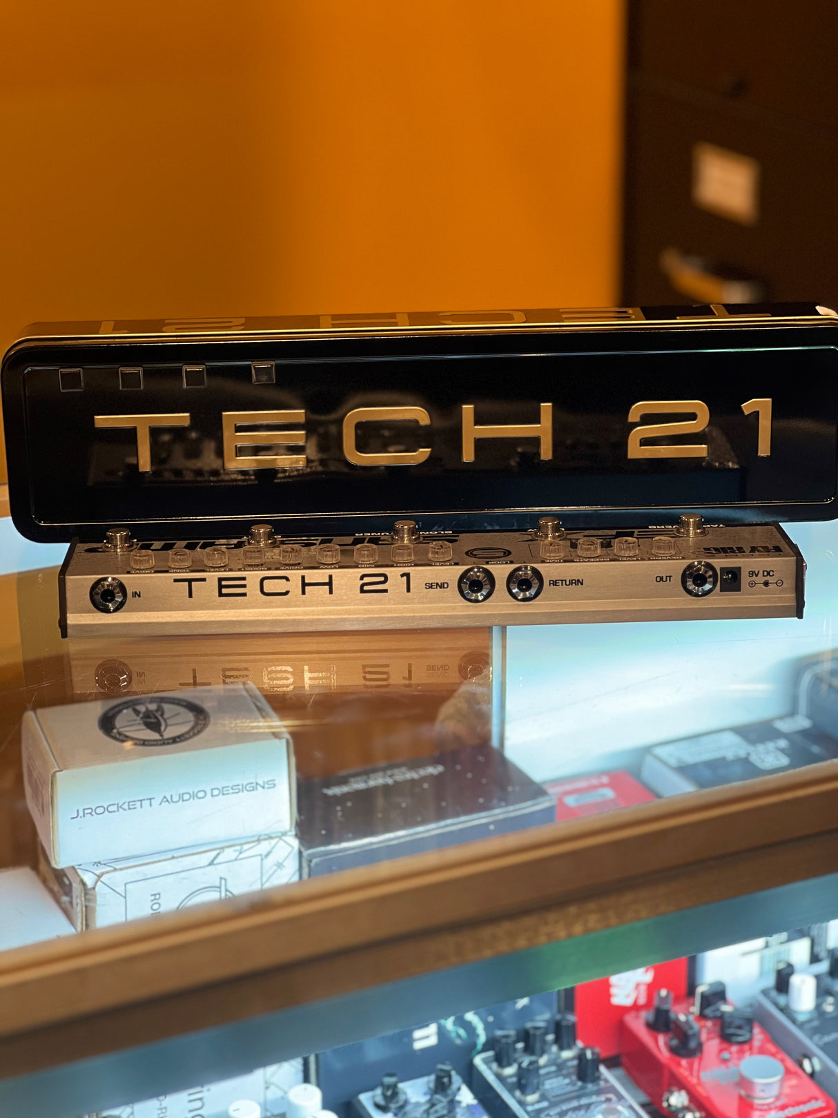 Used Tech 21 FlyRig 5 V2 Multi-Effects Pedal