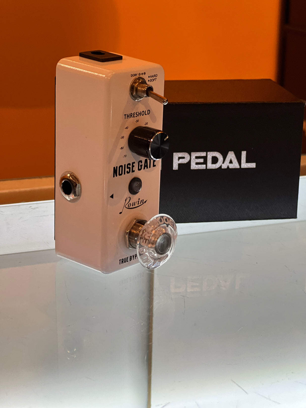 Used Mint Condition Rowin Noise Gate with Mooer Pedal Topper