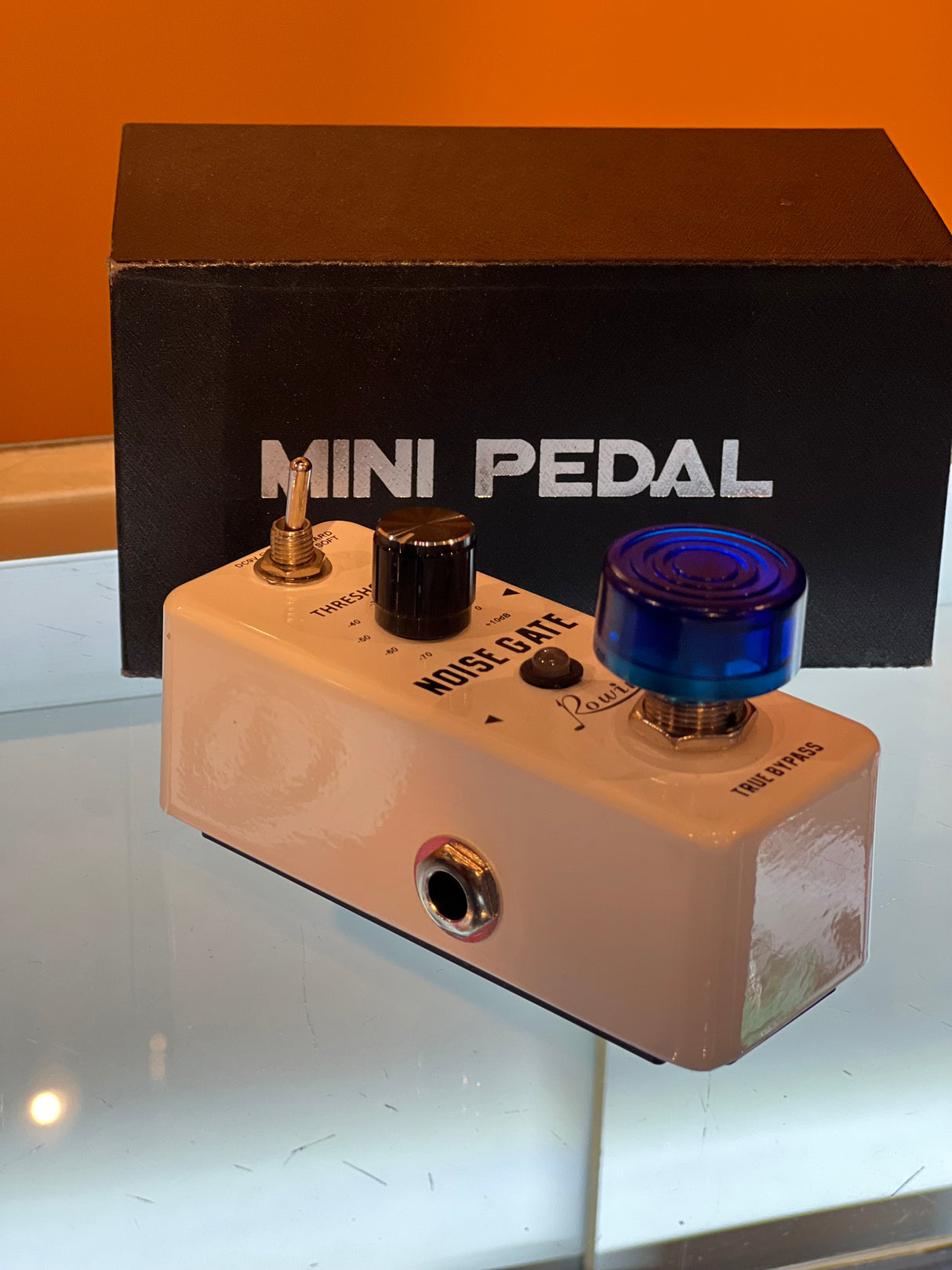 Used Excellent Condition Rowin Noise Gate with Pedal Topper