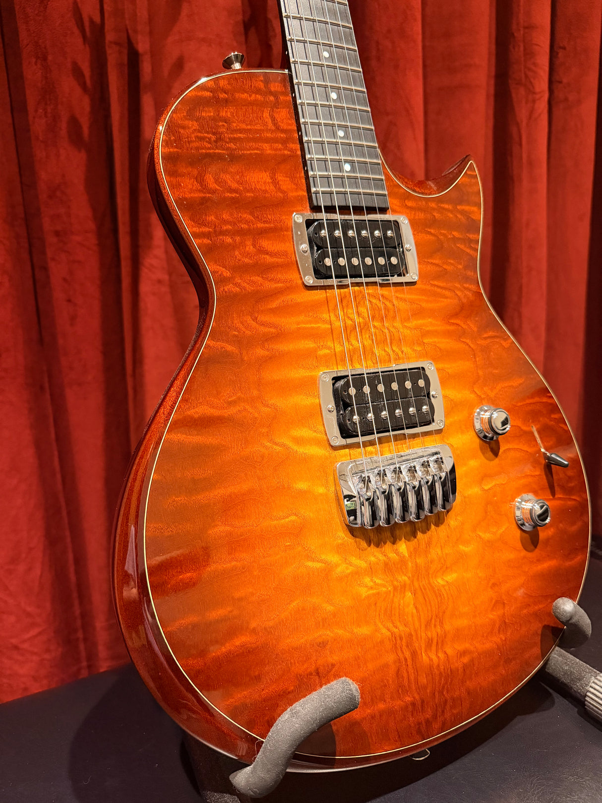 Used Taylor SB-1 Electric w/HSC (2008)