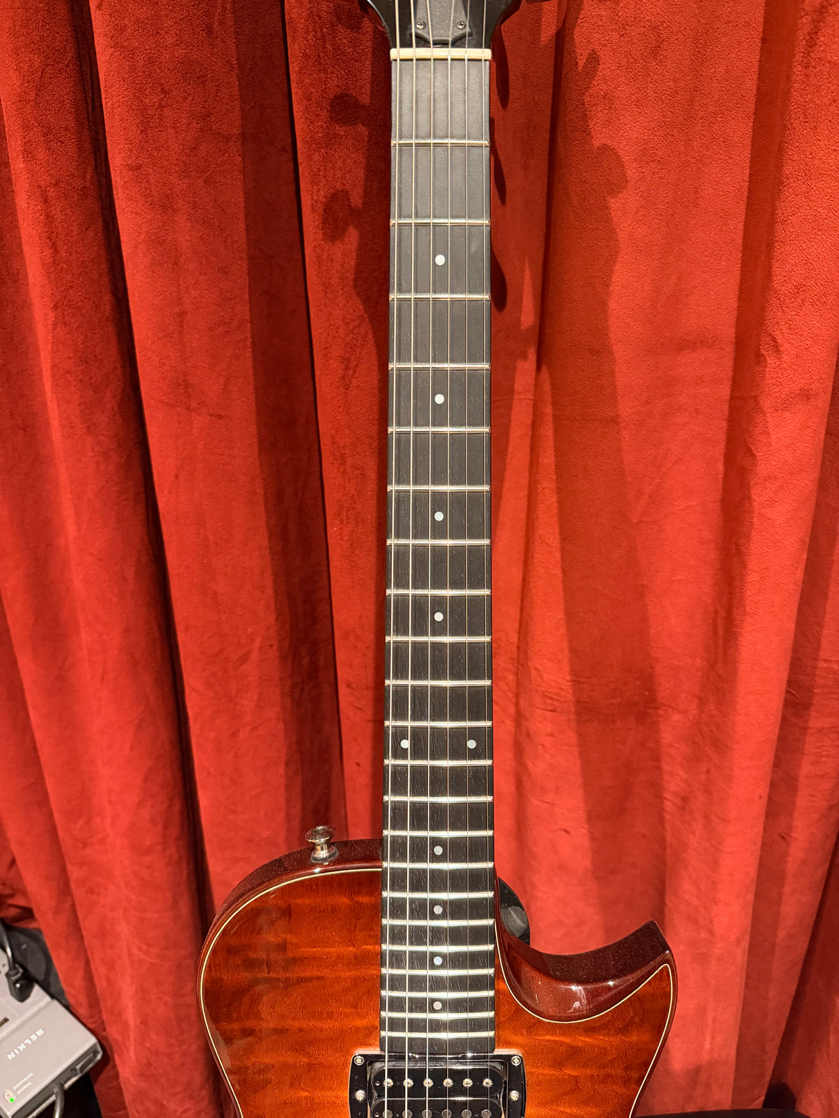 Used Taylor SB-1 Electric w/HSC (2008)