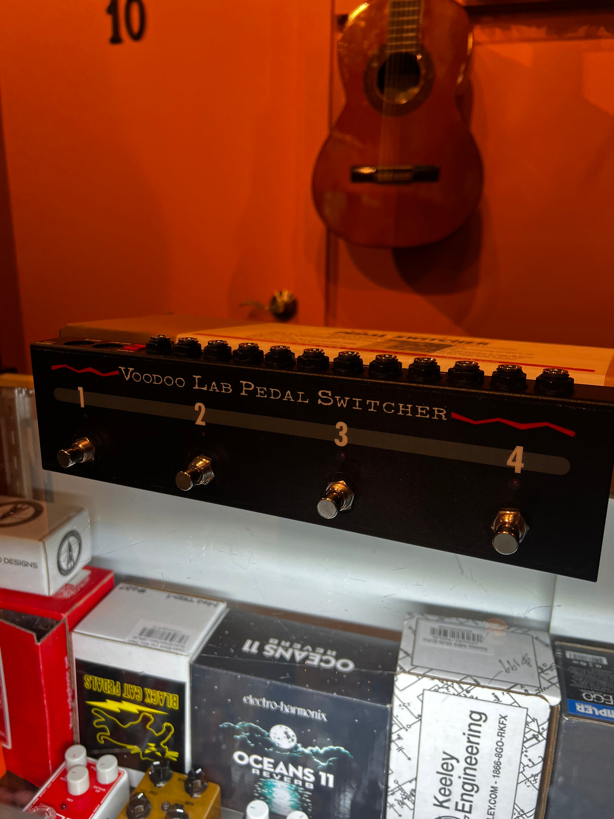 Used Voodoo Lab Pedal Switcher
