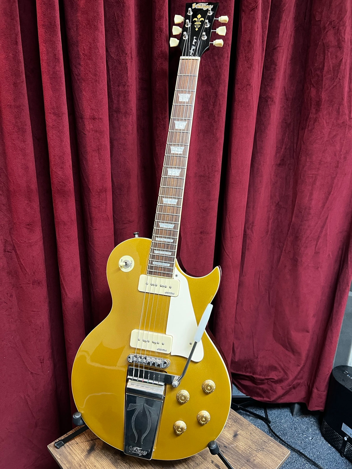 Used 2016 Vintage V100MU Gold Top Midge UR LP P-90's