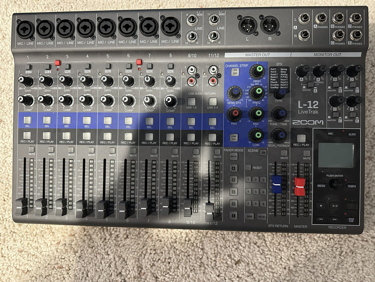 Zoom LiveTrak L-12 Mixer w/original box